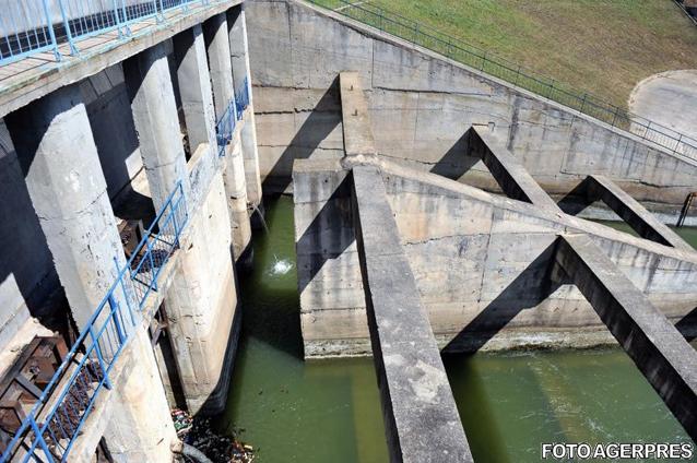 Alro: Hidroelectrica ar trebui să ridice forţa majoră, producătorii termo speculează seceta