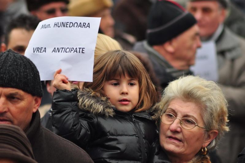 Cea de-a 7-a zi de proteste anti-guvernamentale si anti-prezidentiale 6487659