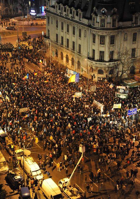 Imagini spectaculoase din Piaţa Universităţii 6496263