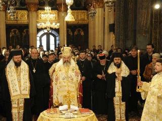 Poziţia Patriarhiei Române: Biserica - apărătoare a demnităţii umane atunci când aceasta este umilită din cauza nedreptăţilor sociale, a sărăciei şi neajutorării