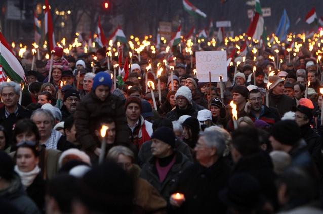 Ungurii din România s-au dus cu miile la Budapesta, ca să-l susţină pe Viktor Orban (VIDEO)