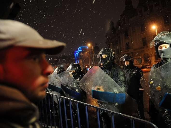Reuters: Zăpada "înmoaie" protestele din România