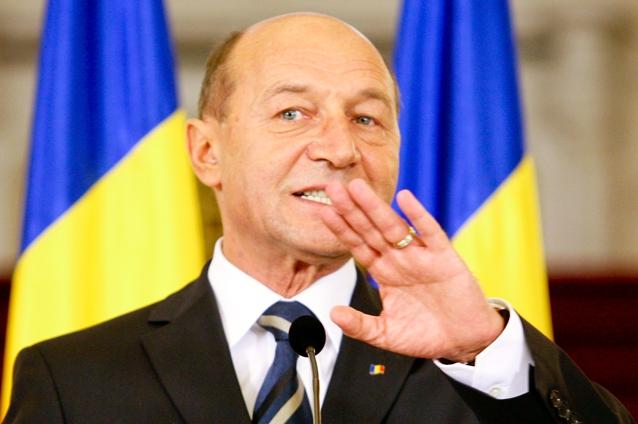 Traian Băsescu: "Nu iau în considerare varianta demisiei decât dacă va fi evident că aceasta este soluţia"