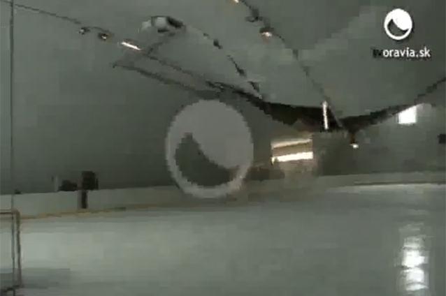 VIDEO: Tavanul unui patinoar s-a prăbuşit în timpul unui antrenament de hochei pe gheaţă