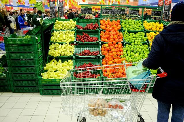 Probleme la aprovizionarea cu legume şi fructe în supermarketuri