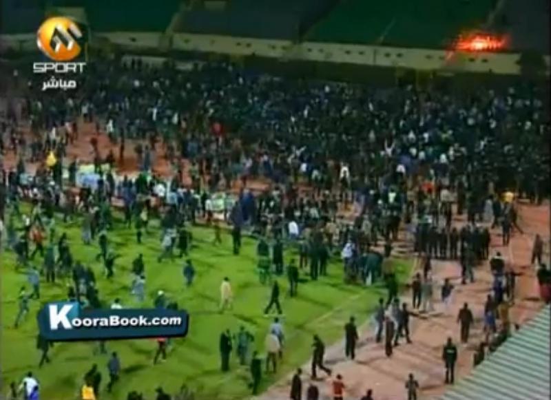 Masacru pe un stadion de fotbal din Egipt: 73 de morţi, peste 1.000 de răniţi (VIDEO)