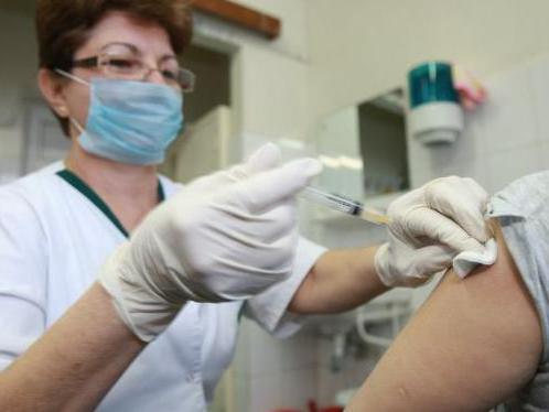 Zeci de mii de persoane, diagnosticate cu viroze respiratorii şi pneumonii, în ultima săptămână în România