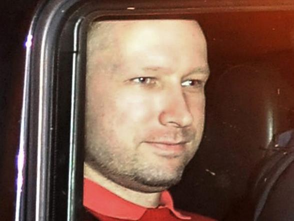 Asasinul norvegian Breivik vroia să atace sediile unor instituţii de presă