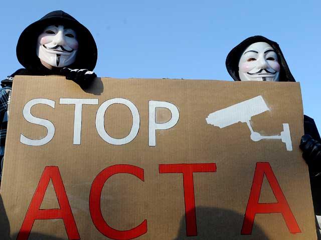 Adrian Năstase: ACTA ar putea transforma furnizorii de internet în furnizori de informaţii