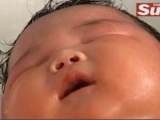 Mamă cu adevărat eroină în China: a născut un bebeluş cu o greutate de 7 kilograme (VIDEO)