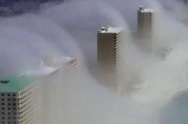 IMAGINI IMPRESIONANTE: Valuri de nori, care arată ca un tsunami puternic, pe coasta Floridei