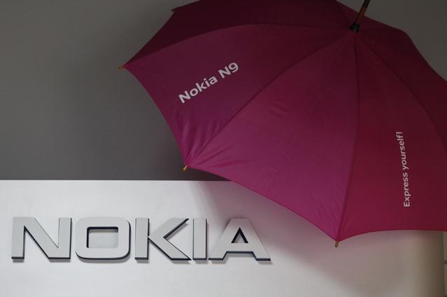 Nokia mai concediază 4000 de angajaţi
