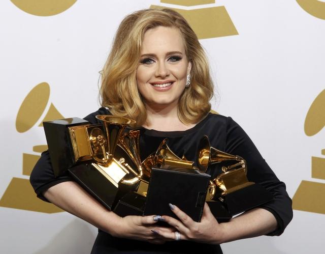 Adele este marea câştigătoare a celei de-a 54-a ediţii a premiilor Grammy