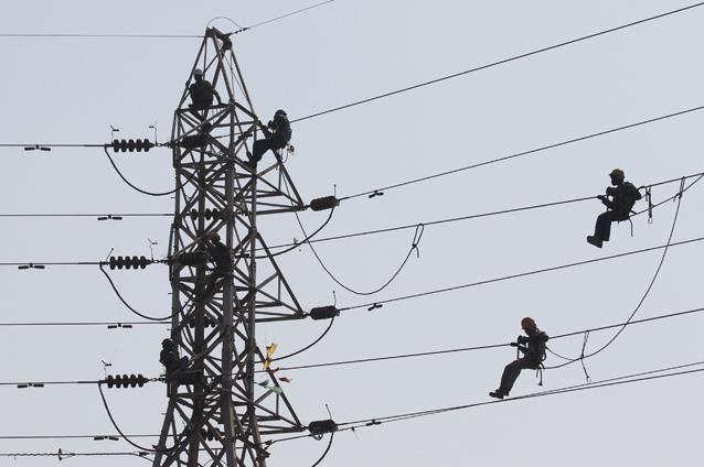 Băsescu: Este exclusă întreruperea energiei electrice pentru populaţie. Guvernul va decide dacă sistează sau nu exporturile