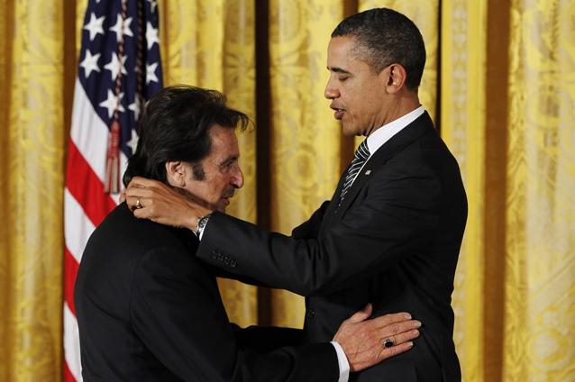 Al Pacino a fost decorat de Barack Obama cu Medalia Naţională pentru Arte