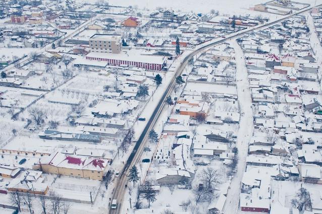 România îngheţată: Mechel a oprit două combinate în lipsa meteriei prime. În Buzău, infractorii fură stâlpii de electricitate căzuţi