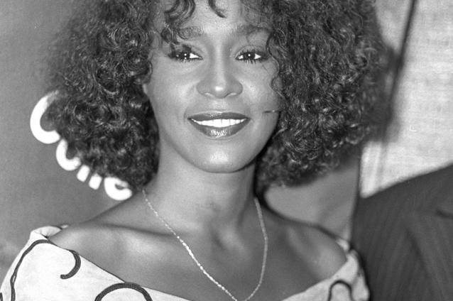 Fotografii nemaivăzute cu Whitney Houston, publicate după 30 de ani