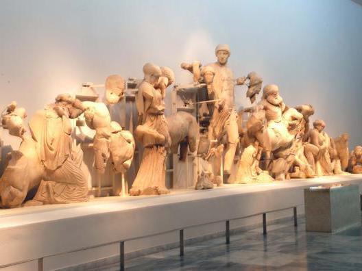 Jaf de proporţii la muzeul Olympia din Atena. Ministrul grec al Culturii şi-a dat demsia