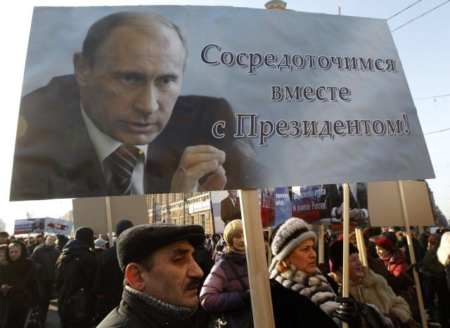Aproximativ 50.000 de persoane participă în Rusia la manifestaţii pro Putin