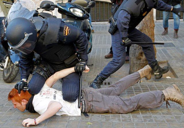Incidente violente în oraşul spaniol Valencia, la protestele faţă de austeritatea bugetară