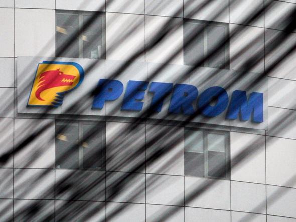 Petrom, profit record din scumpirea carburanţilor