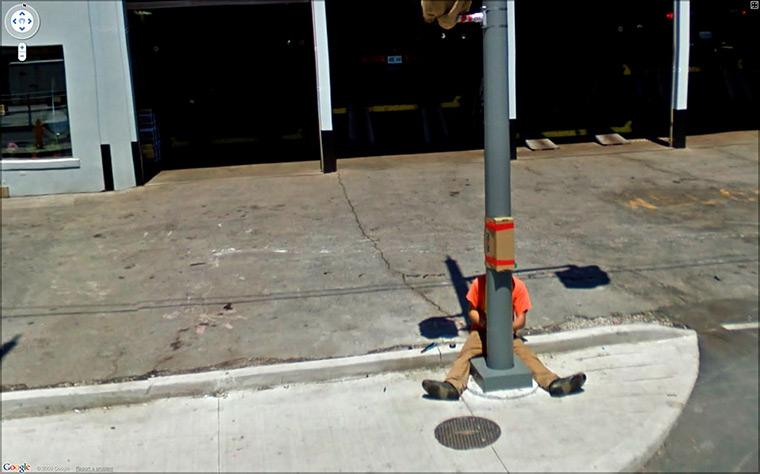 GALERIE FOTO: Cele mai ciudate imagini de pe Google Street View 8201494