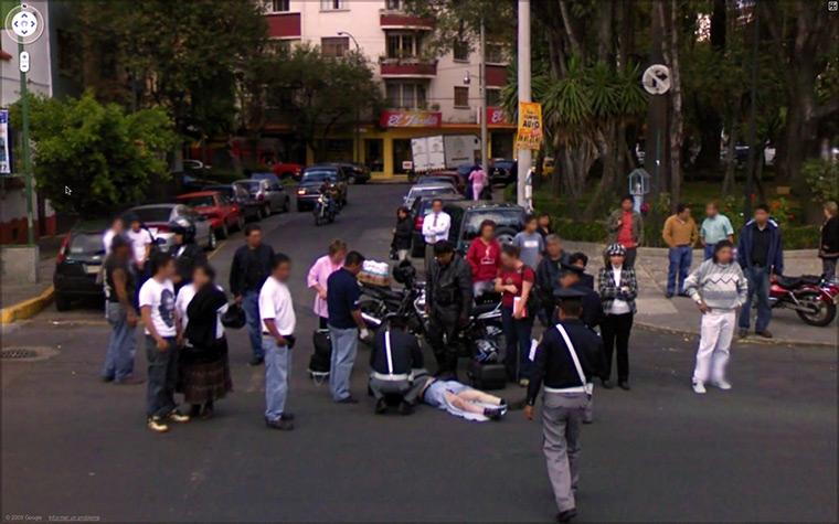 GALERIE FOTO: Cele mai ciudate imagini de pe Google Street View 8201508