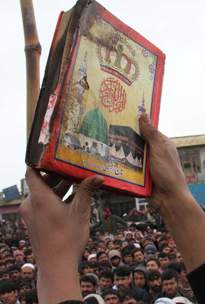 Arde Coranul, se inflamează Afganistanul