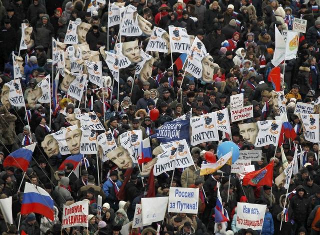 Manifestaţie de amploare în Rusia: Zeci de mii de persoane participă la un miting de susţinere a lui Vladimir Putin