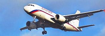 Avionul rusesc rămas fără roată a aterizat forţat pe „burtă”