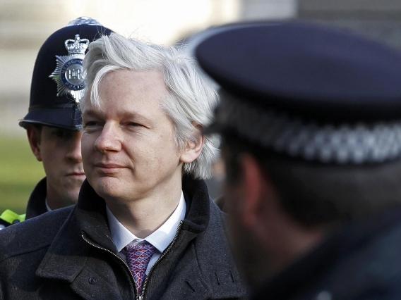 WikiLeaks a început publicarea a 5 milioane de e-mailuri ale unei societăţi private de informaţii secrete