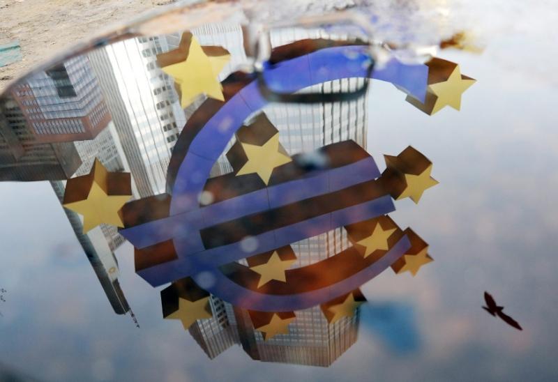 Banca Centrală Europeană împrumută 800 de bănci europene cu 529,5 miliarde de euro