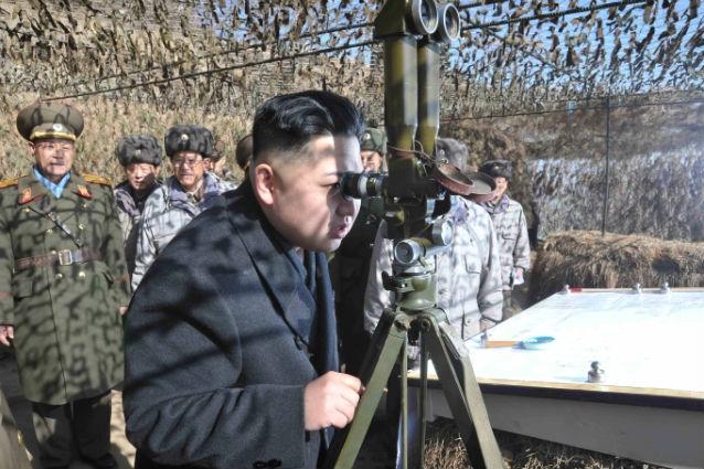 Coreea de Nord renunţă la testarea armelor în schimbul primirii de alimente. SUA anunţă acordul ca pe o mare victorie