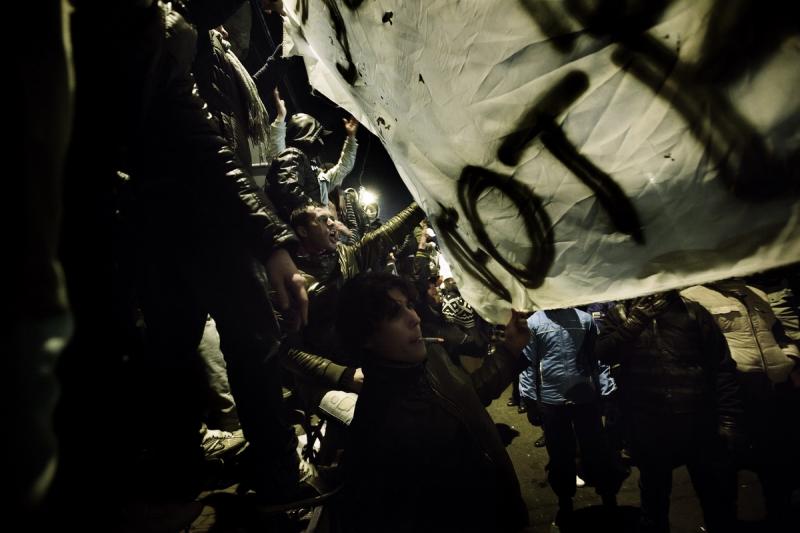 În bucătăria protestatarilor. Un fotoreportaj de Mugur Vărzariu 8549205