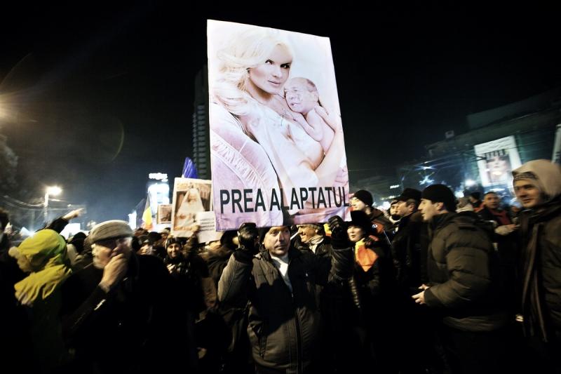 În bucătăria protestatarilor. Un fotoreportaj de Mugur Vărzariu 8549206