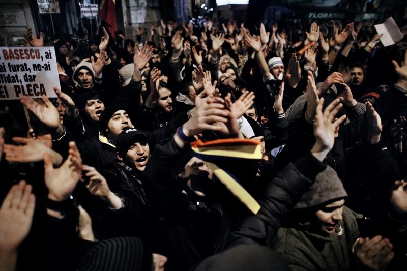 În bucătăria protestatarilor. Un fotoreportaj de Mugur Vărzariu 8549214