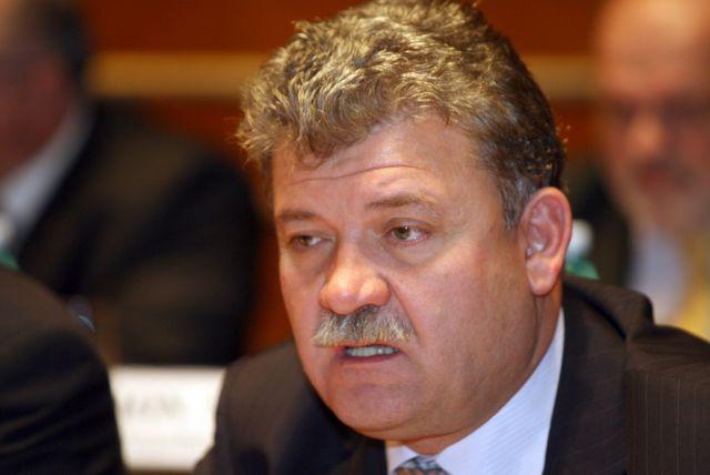 Primarul municipiului Alba Iulia, Mircea Hava, audiat la DNA într-un dosar de corupţie