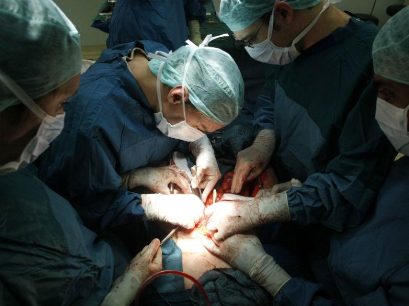 Doi pacienţi au primit transplanturi cu rinichi canceroşi