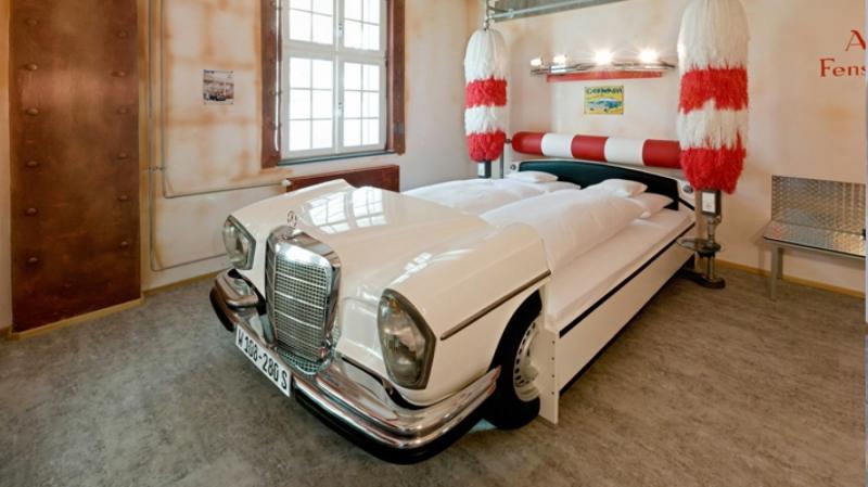 Zece dintre paturile noastre preferate în formă de maşini