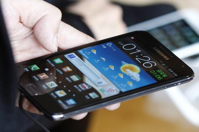 Românii au cheltuit 95 de milioane euro pe smartphone-uri