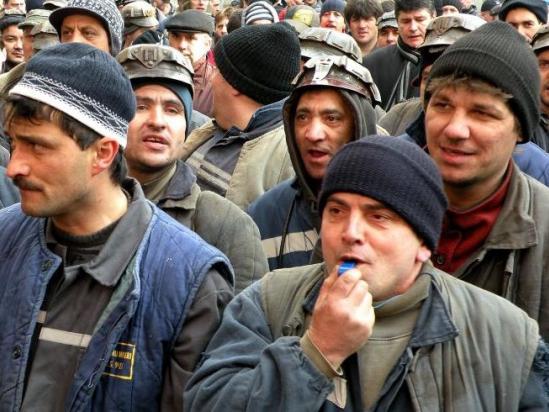 Minerii au blocat Defileul Jiului, la Aninoasa, în a patra zi de proteste