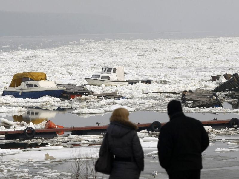 Noi incidente în portul Tulcea din cauza sloiurilor de pe Dunăre