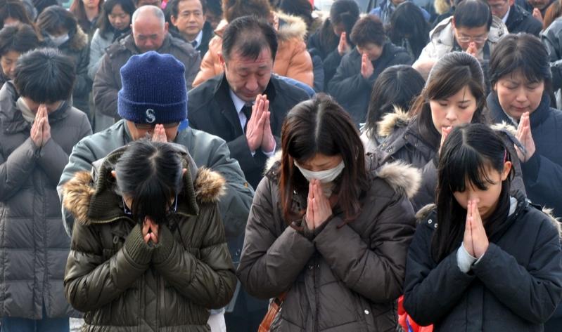 Comemorarea victimelor dezastrului din Japonia de la 11 martie 2011 9061860