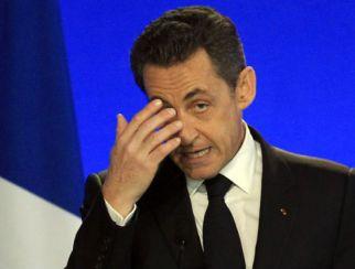Fiul cel mic al lui Sarkozy se amuza cu prietenii la Elysee aruncând bile şi roşii într-o poliţistă