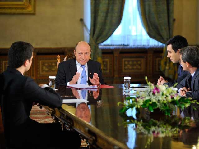 Traian Băsescu se declară umilit şi jignit. "Mi-a ajuns", spune el şi promite că va ieşi din viaţa politică după terminarea mandatului prezidenţial