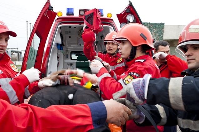 Paramedicii 2.0: 100 de ambulante SMURD echipate cu camere video care transmit in timp real
