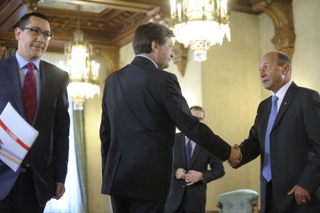 Băsescu, mulţumit de "cum se mişcă Ungureanu". Şeful statului nu mai face publice discuţiile cu Ponta şi Antonescu
