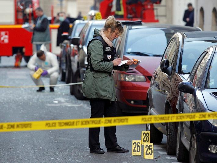 Atac cu bombă în faţa ambasadei Indoneziei la Paris: "A măturat totul pe o rază de 50 de metri"