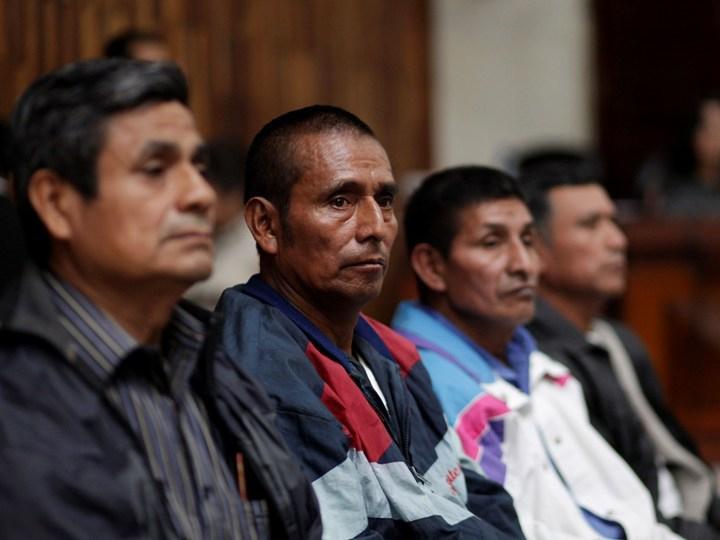 Guatemala: 7.710 ani de închisoare pentru cinci foşti militari acuzaţi de asasinare şi crime împotriva umanităţii