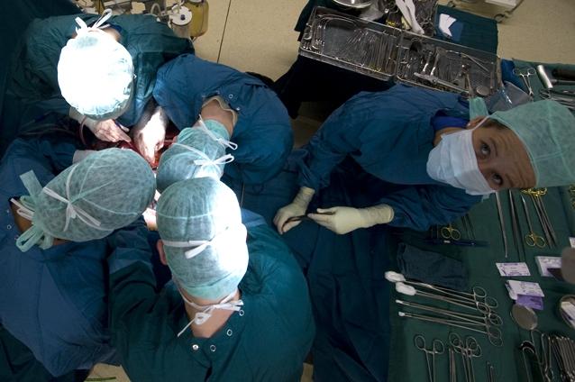 Centrul de Chirurgie Generală şi Transplant Hepatic “Dan Setlacec” : Transplant hepatic dublu efectuat în premieră de profesorul doctor Irinel Popescu